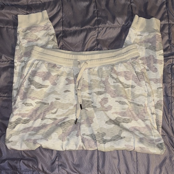 Old Navy sweats - Picture 2 of 7